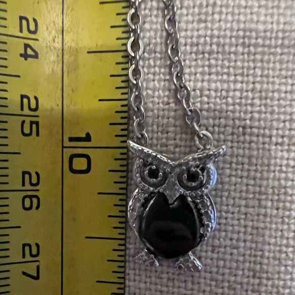 Dainty silver owl pendant with chain. 925 stamp - Picture 4 of 4